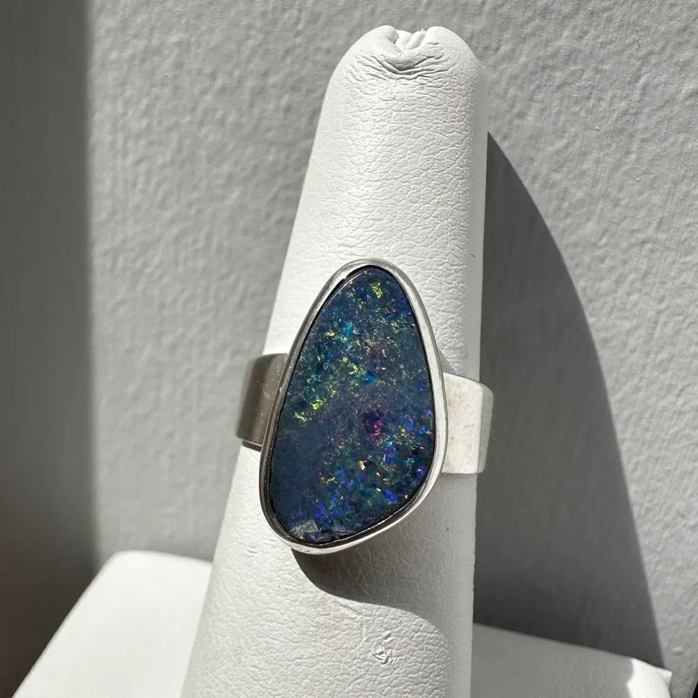 NWT 10x16mm Australian Opal in Bali silver ring!